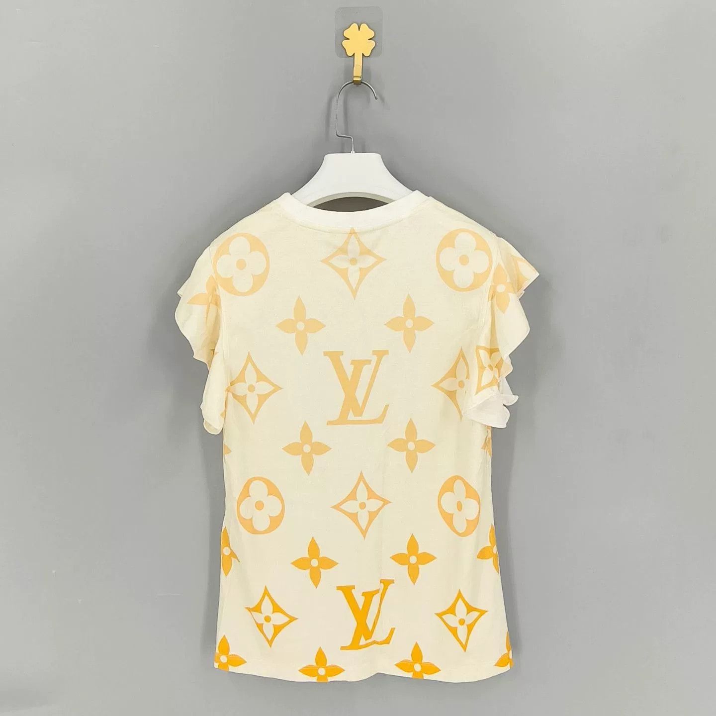 Louis Vuitton Louis Vuitton Gradient Logo Ruffle Sleeve T-shirt Size US XL / EU 56 / 4 - 2 Thumbnail