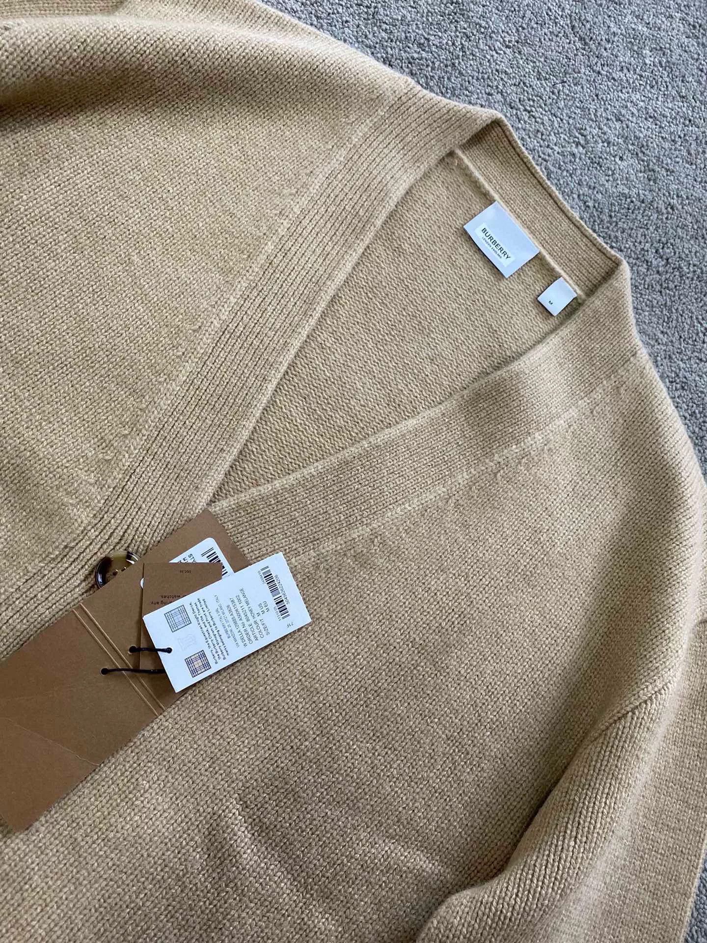 Burberry BURBERRY TB Logo Cashmere Blend Cardigan Size US M / EU 48-50 / 2 - 2 Thumbnail
