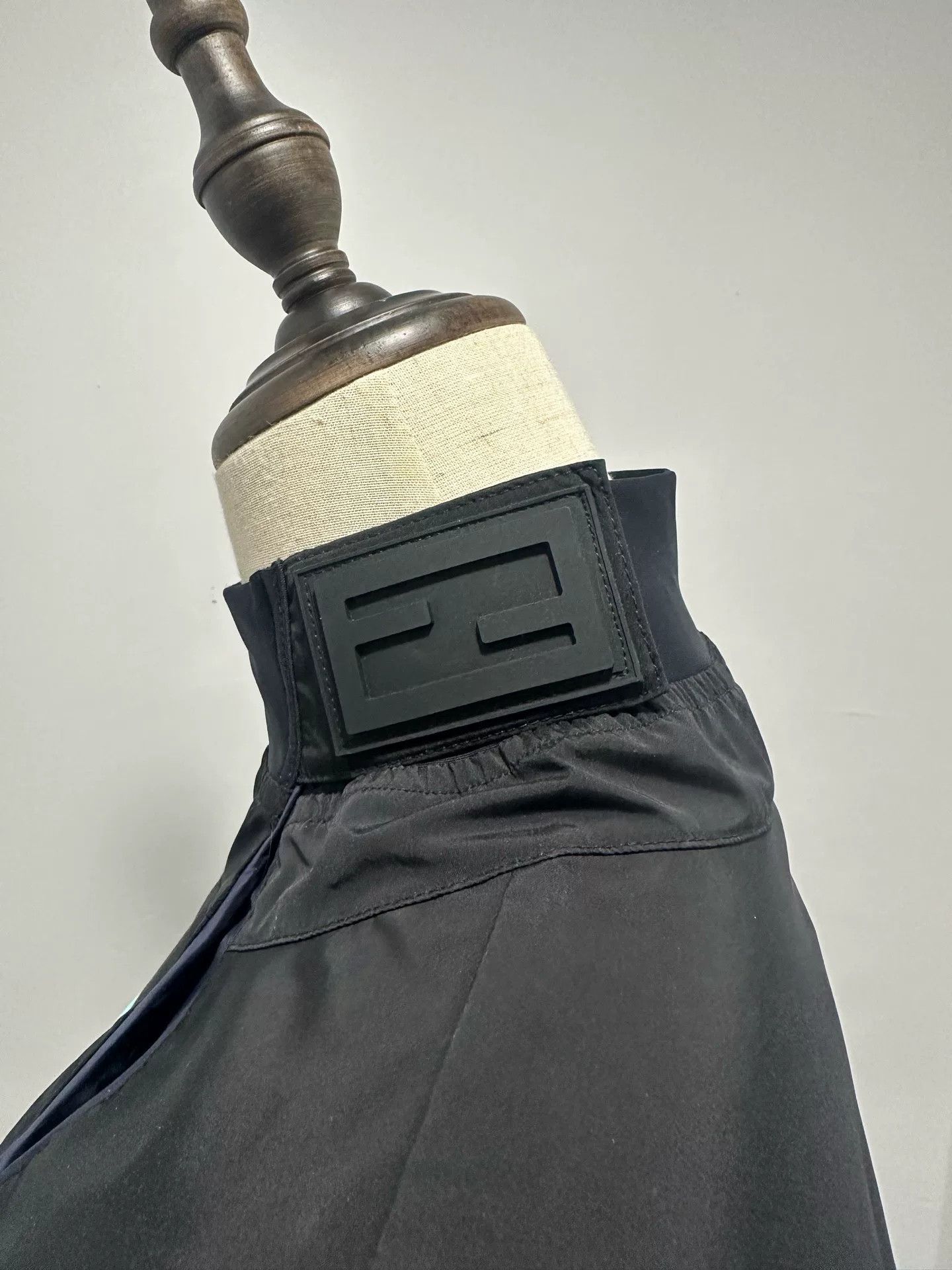 Fendi Fendi Cropped High-Neck Sweater Size US S / EU 44-46 / 1 - 3 Thumbnail