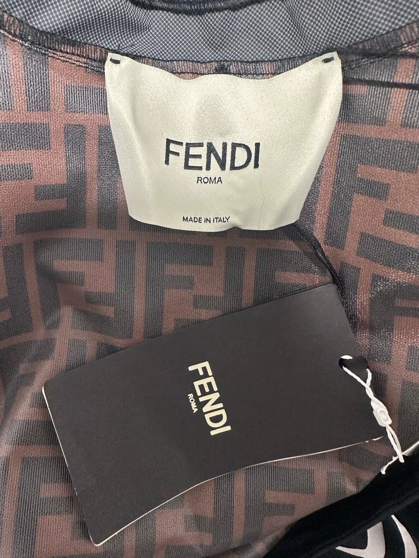 Fendi Fendi Cropped High-Neck Sweater Size US S / EU 44-46 / 1 - 4 Thumbnail