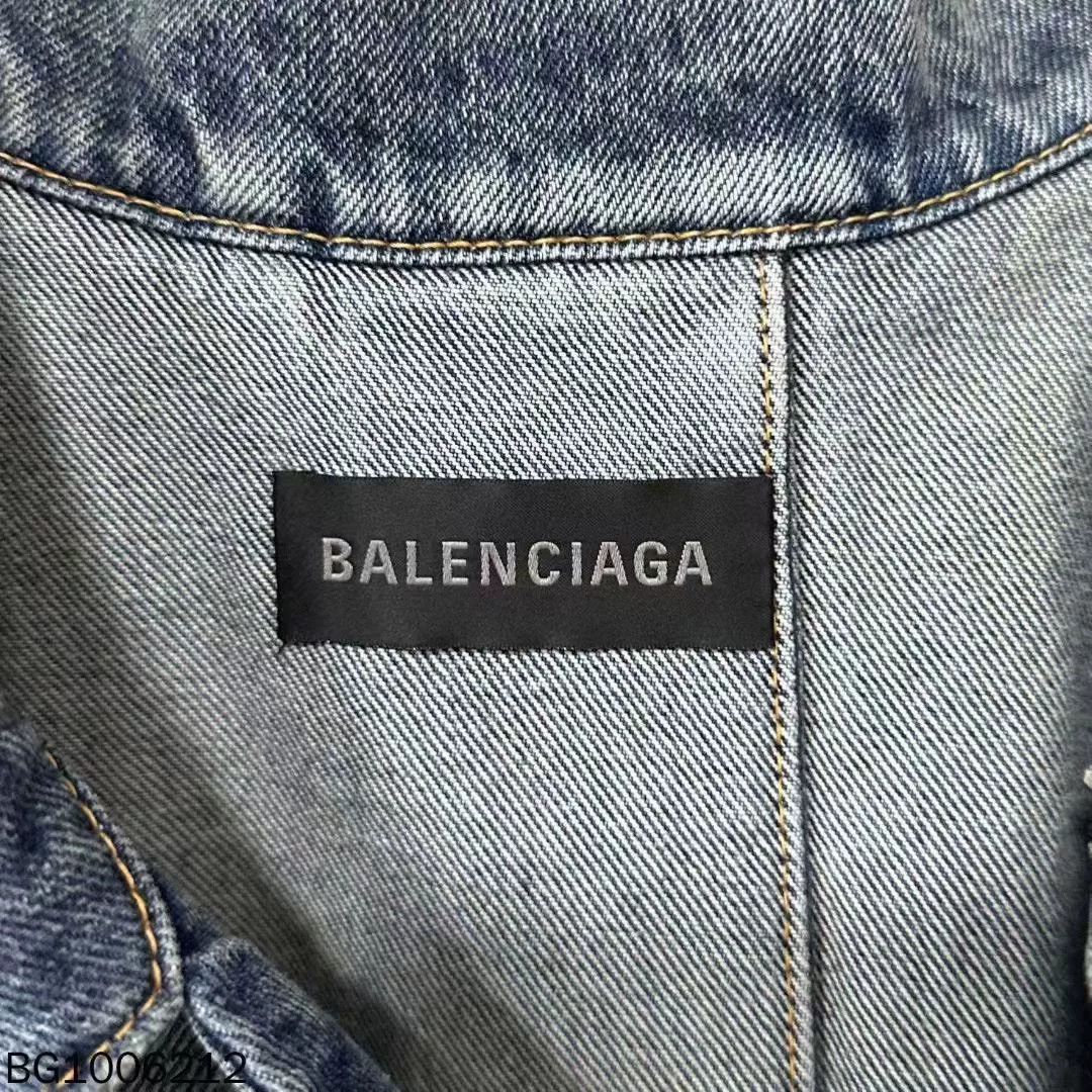 Balenciaga Distressed Oversized Denim Jacket Balenciaga Size US XS / EU 42 / 0 - 4 Thumbnail