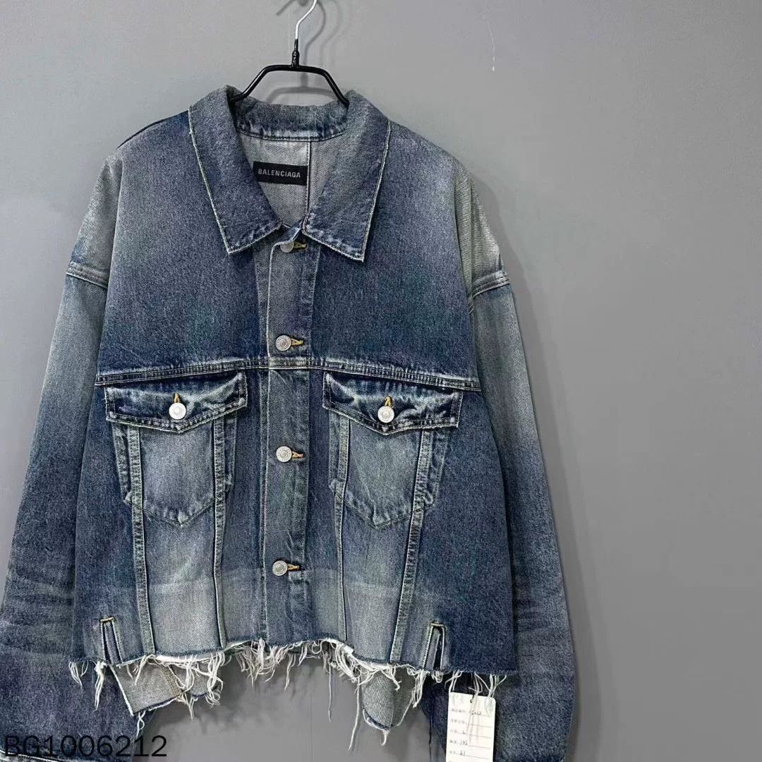 Balenciaga Distressed Oversized Denim Jacket Balenciaga Size US XS / EU 42 / 0 - 2 Thumbnail