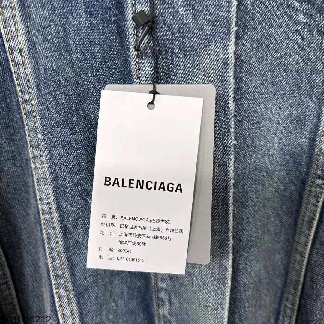 Balenciaga Distressed Oversized Denim Jacket Balenciaga Size US XS / EU 42 / 0 - 5 Thumbnail