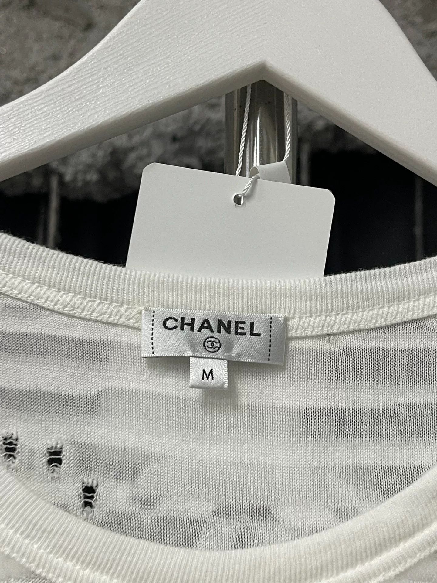 Chanel Chanel White Cutout Logo Short Sleeve Size US M / EU 48-50 / 2 - 6 Thumbnail