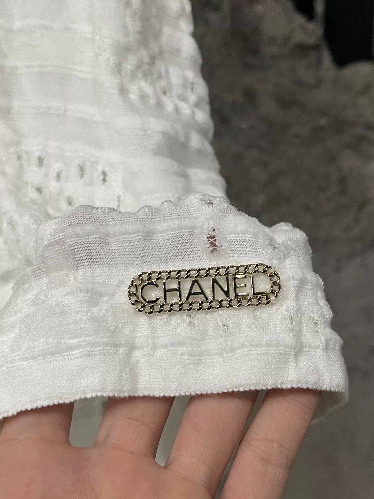 Chanel Chanel White Cutout Logo Short Sleeve Size US M / EU 48-50 / 2 - 5 Thumbnail