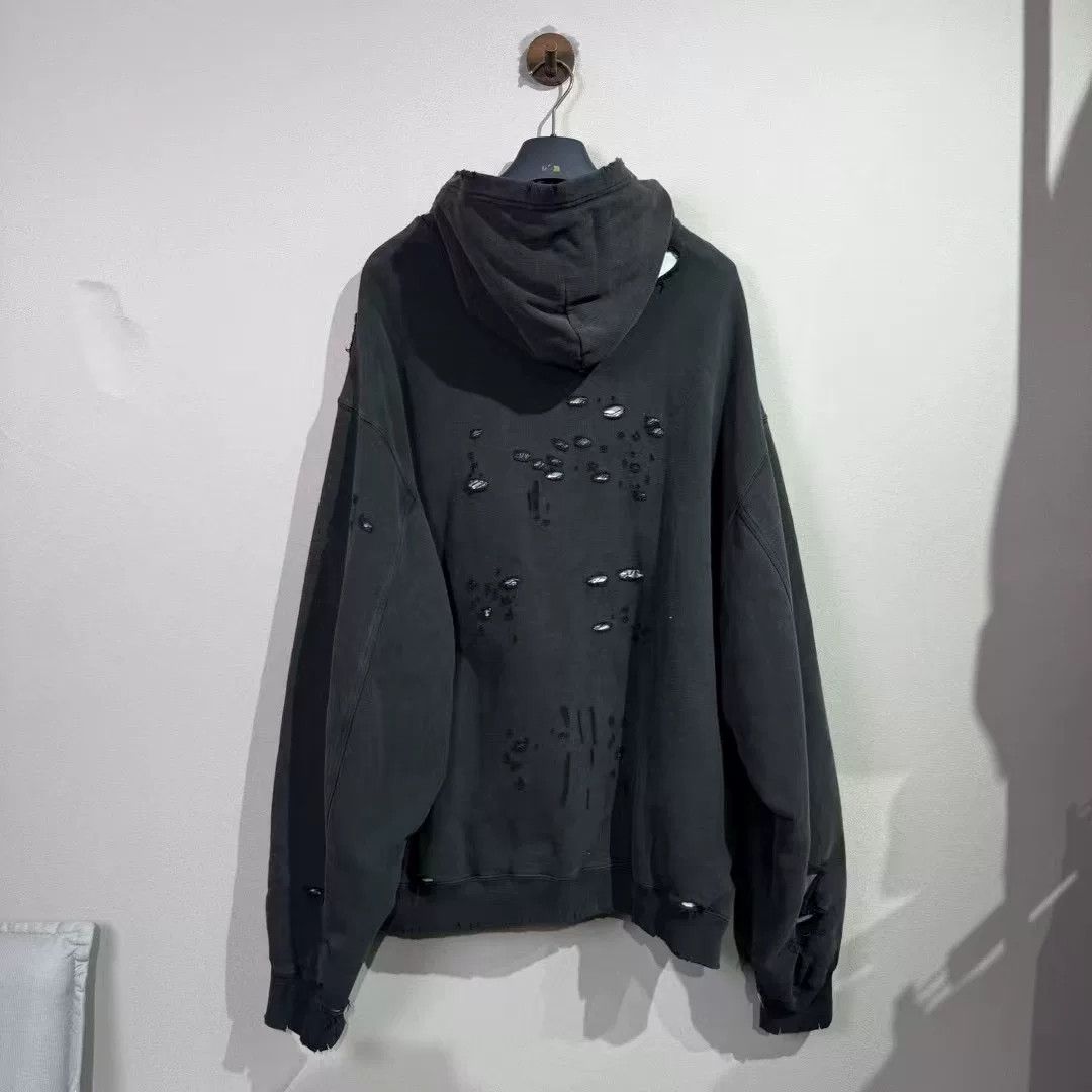 Balenciaga Balenciaga Distressed Hooded Sweatshirt Size US M / EU 48-50 / 2 - 2 Thumbnail