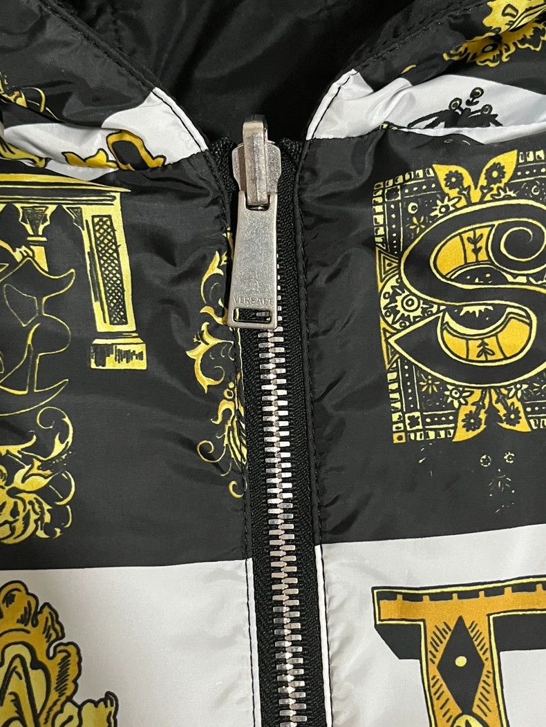 Versace Versace Runway Printed Down Jacket Size US XL / EU 56 / 4 - 4 Thumbnail
