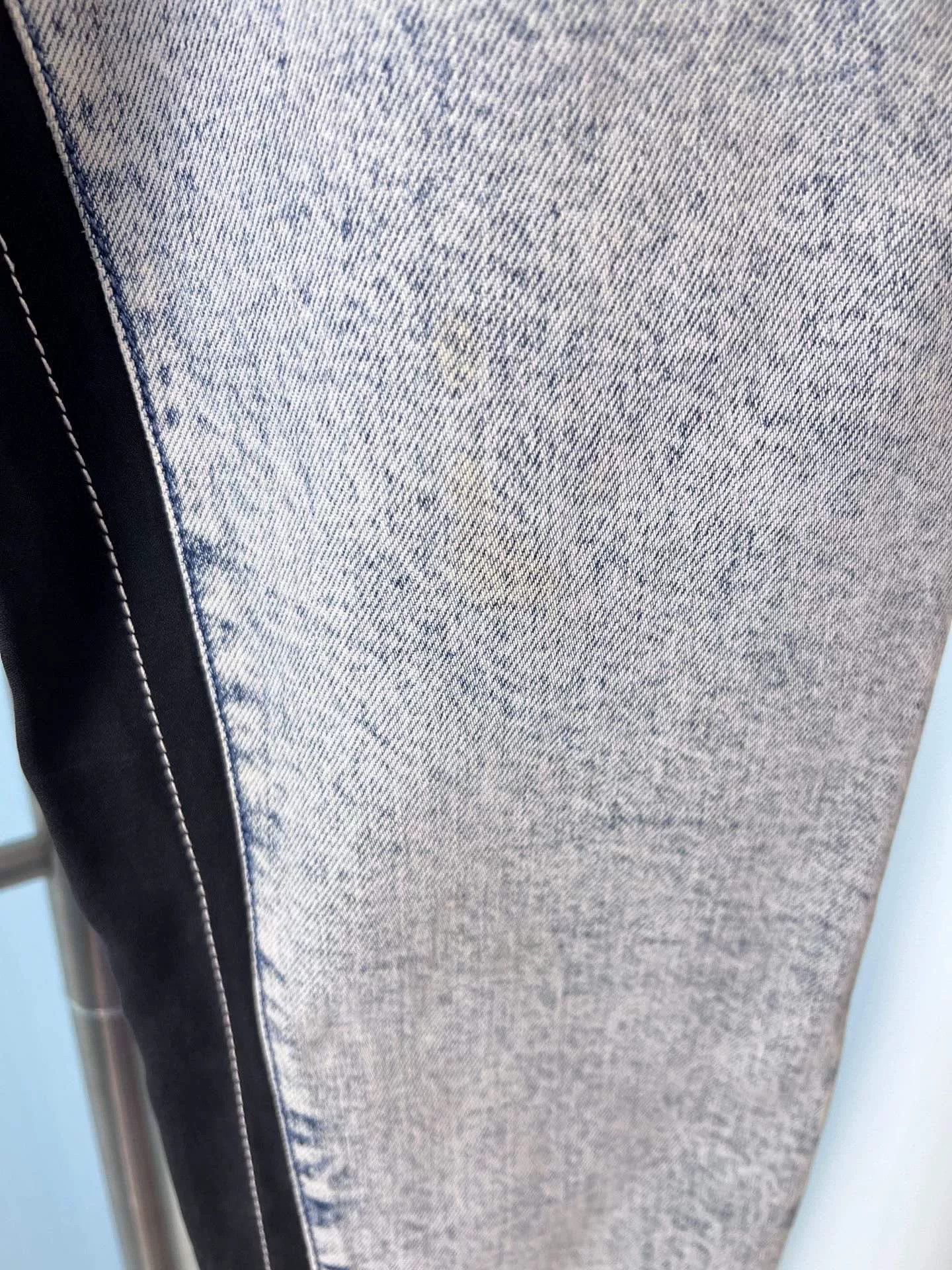 Louis Vuitton Louis Vuitton Monogram Light Wash Jeans Size US 34 / EU 50 - 4 Thumbnail