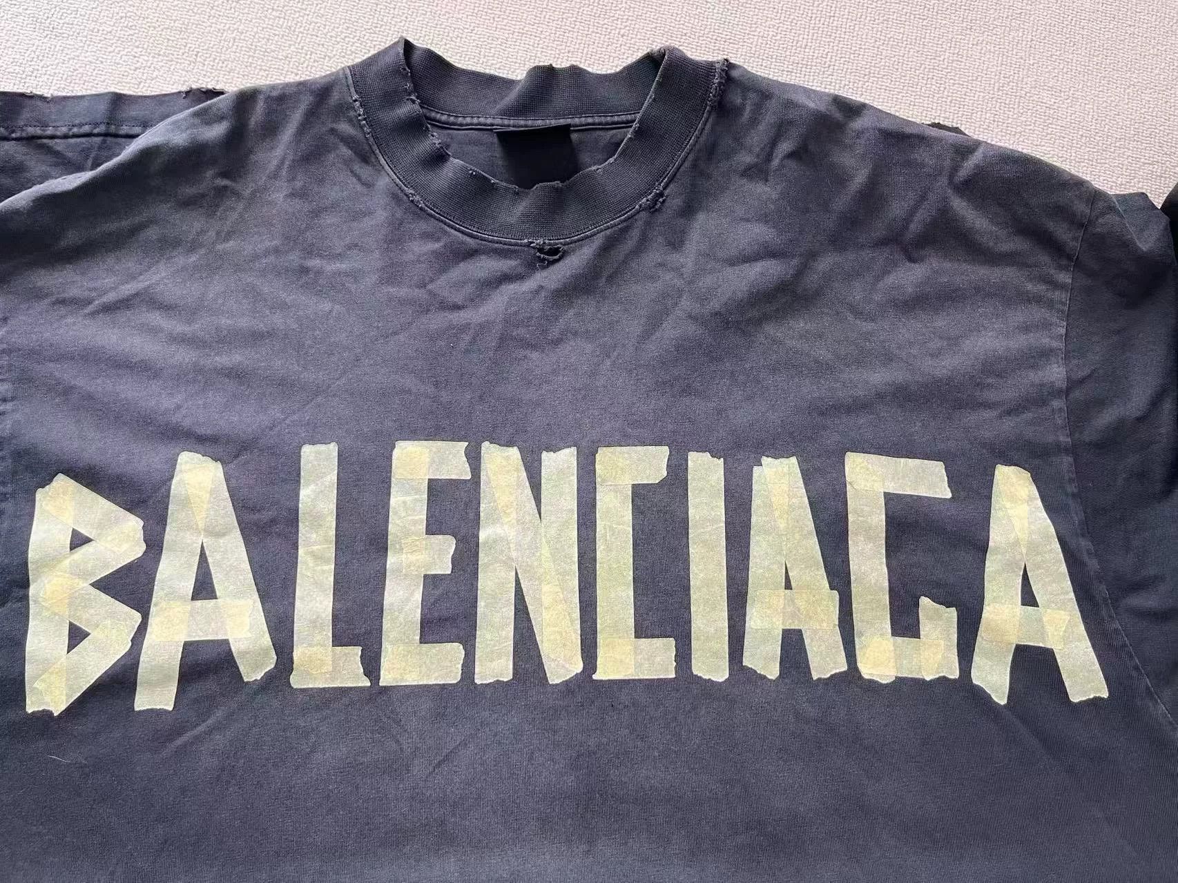 Balenciaga Balenciaga Printed Loose Short Sleeve T-Shirt Size US L / EU 52-54 / 3 - 3 Thumbnail