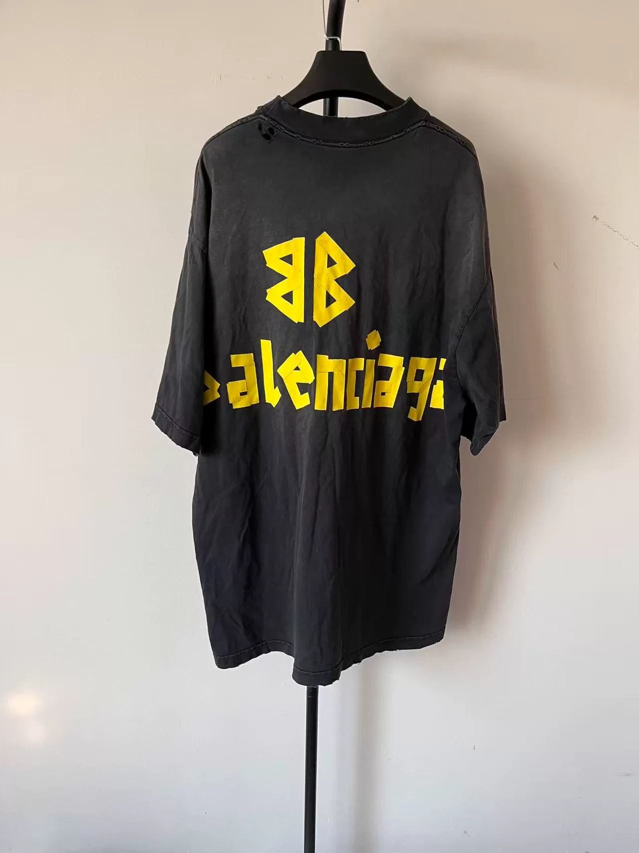 Balenciaga Balenciaga Printed Loose Short Sleeve T-Shirt Size US L / EU 52-54 / 3 - 2 Thumbnail