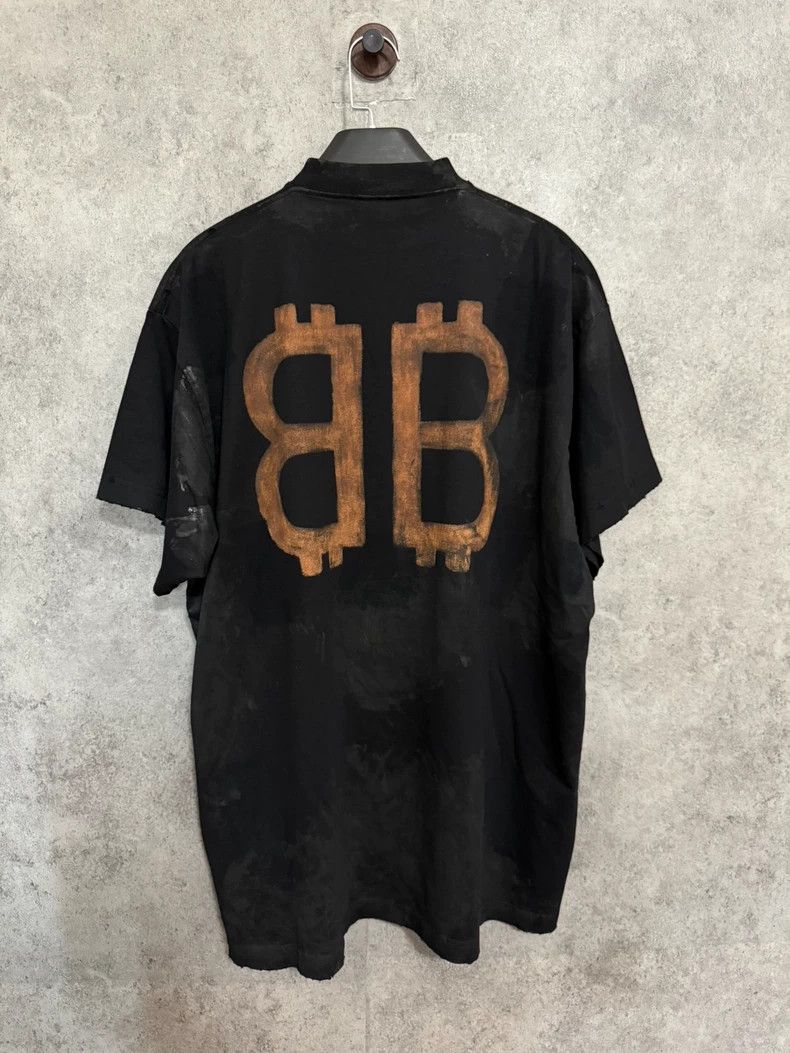 Balenciaga Balenciaga Bitcoin BB Short Sleeve Size US S / EU 44-46 / 1 - 6 Thumbnail