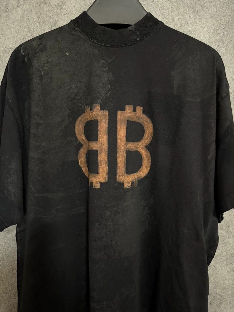 Balenciaga Balenciaga Bitcoin BB Short Sleeve Size US S / EU 44-46 / 1 - 2 Thumbnail