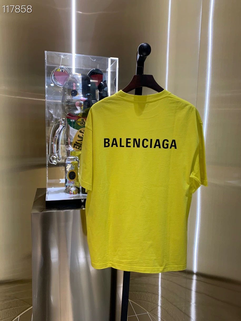 Balenciaga Balenciaga New Logo Yellow T-shirt Size US M / EU 48-50 / 2 - 2 Thumbnail