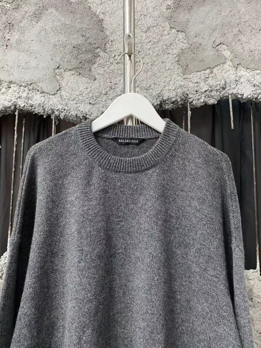 Balenciaga Balenciaga Embroidered Logo Sweater Size US XS / EU 42 / 0 - 4 Thumbnail