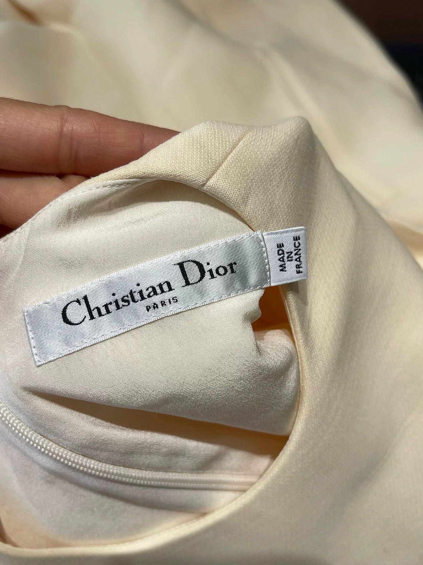 Dior dior beige wool dress with waist detail Size US 34 / EU 50 - 3 Thumbnail