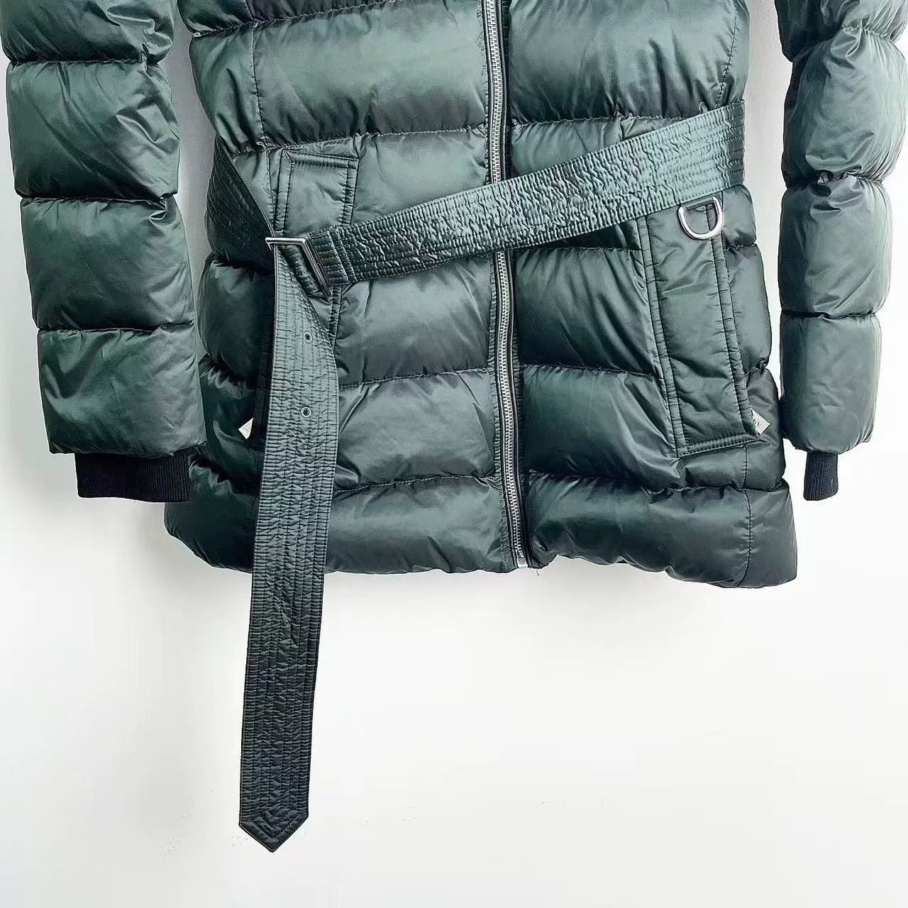 Burberry Burberry Women's Mid-Length Hooded Down Coat Size US XS / EU 42 / 0 - 3 Thumbnail