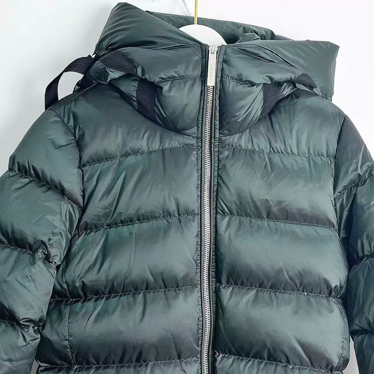 Burberry Burberry Women's Mid-Length Hooded Down Coat Size US XS / EU 42 / 0 - 2 Thumbnail