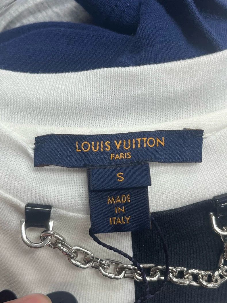 Louis Vuitton Louis Vuitton Black Checkerboard Logo Tee Size US S / EU 44-46 / 1 - 3 Thumbnail