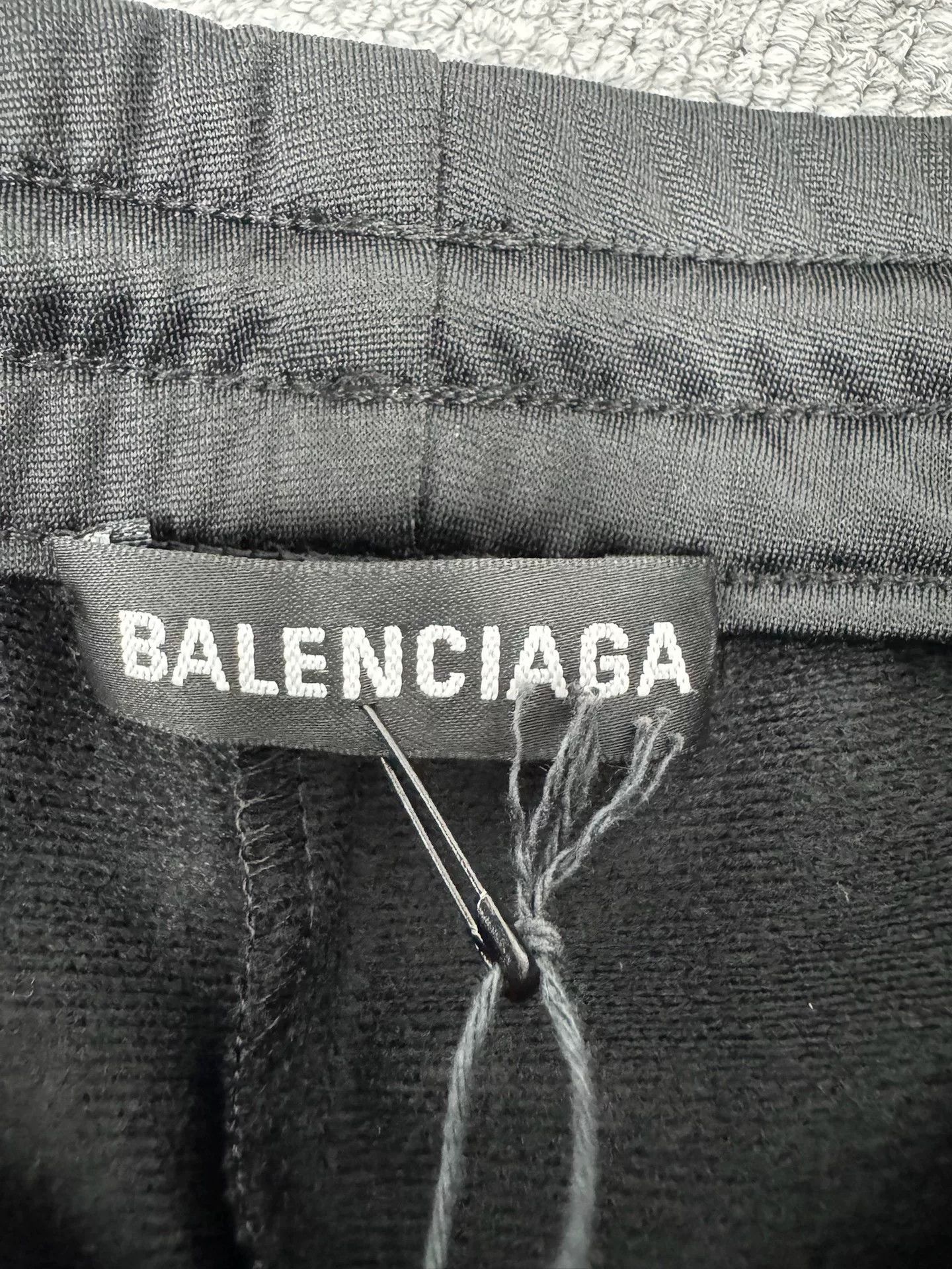 Balenciaga Balenciaga Side Logo Nylon Pants Size US 36 / EU 52 - 7 Thumbnail