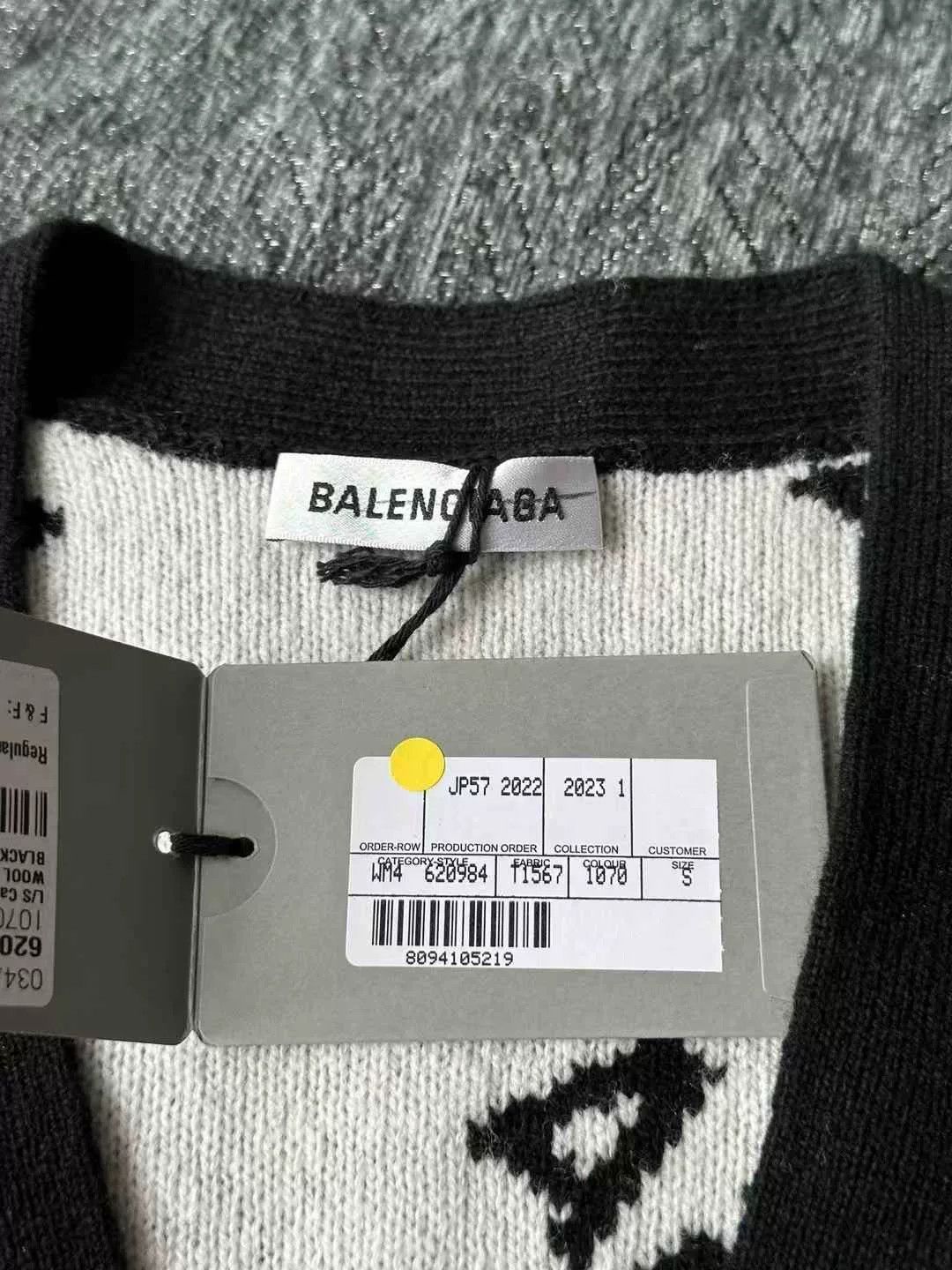 Balenciaga Balenciaga Logo Print Cardigan Size US S / EU 44-46 / 1 - 3 Thumbnail
