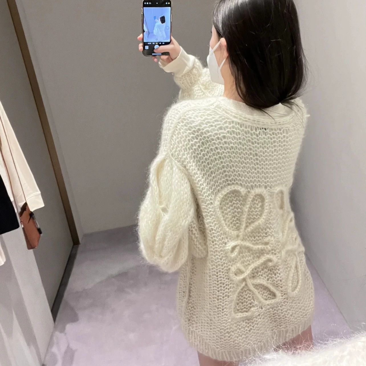 Loewe loewe logo knit cardigan in beige Size US S / EU 44-46 / 1 - 6 Thumbnail