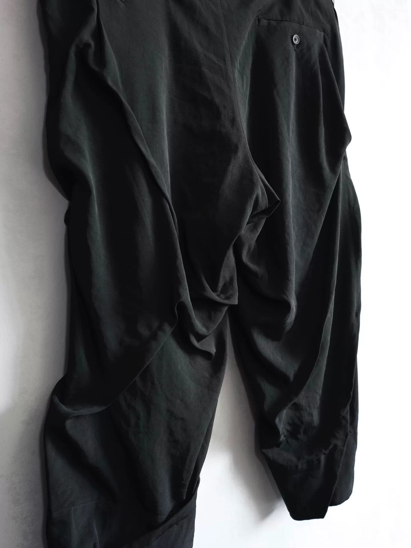 Yohji Yamamoto Yohji Yamamoto Irregular Pleated Trousers Size US 30 / EU 46 - 7 Thumbnail