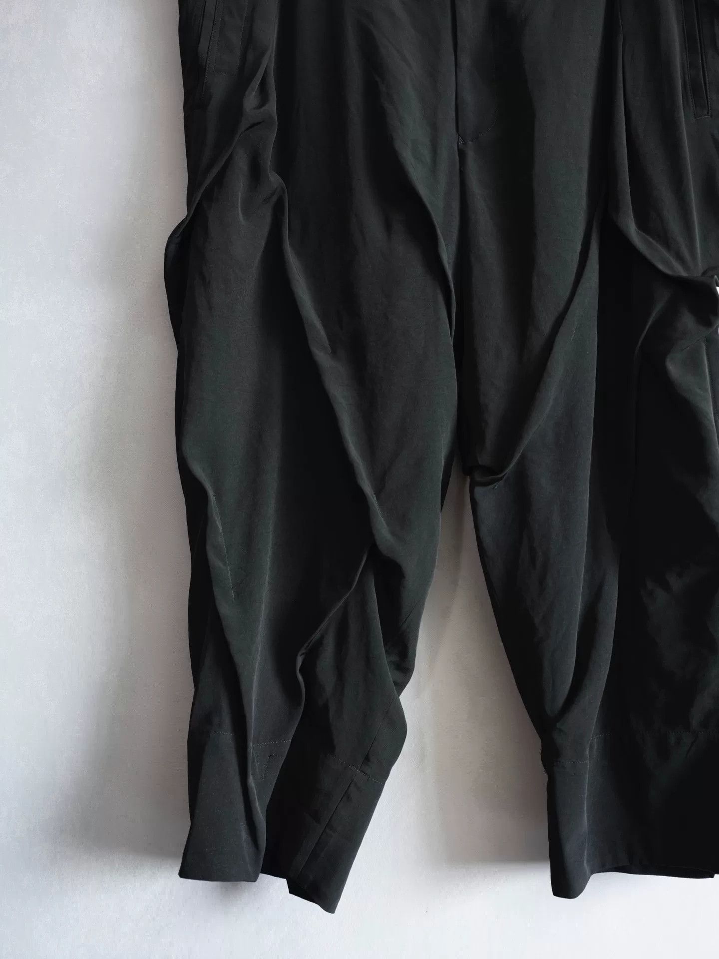 Yohji Yamamoto Yohji Yamamoto Irregular Pleated Trousers Size US 30 / EU 46 - 6 Thumbnail