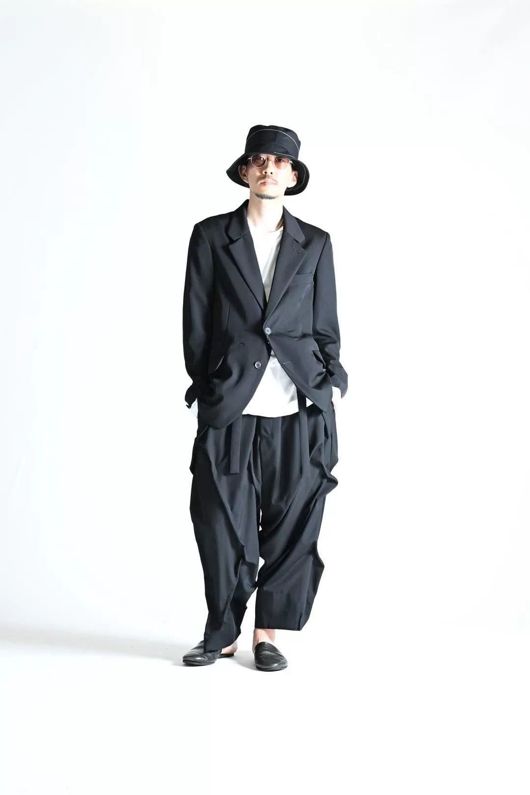 Yohji Yamamoto Yohji Yamamoto Irregular Pleated Trousers Size US 30 / EU 46 - 4 Thumbnail