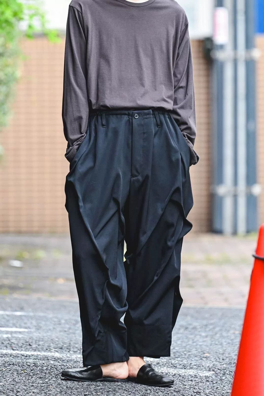Yohji Yamamoto Yohji Yamamoto Irregular Pleated Trousers Size US 30 / EU 46 - 3 Thumbnail