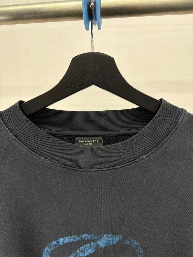Balenciaga Balenciaga Distressed Logo Sweatshirt Size US M / EU 48-50 / 2 - 3 Thumbnail