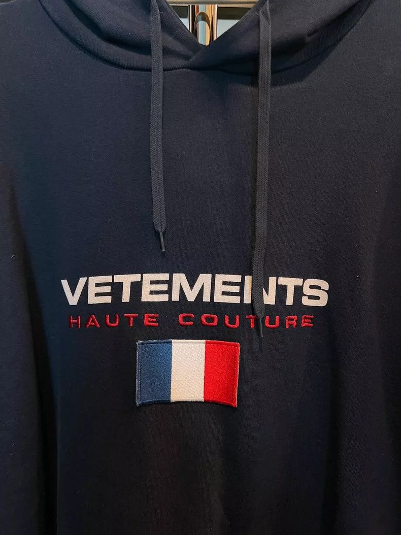 Vetements VETEMENTS Flag Embroidered Hoodie Size US S / EU 44-46 / 1 - 3 Thumbnail
