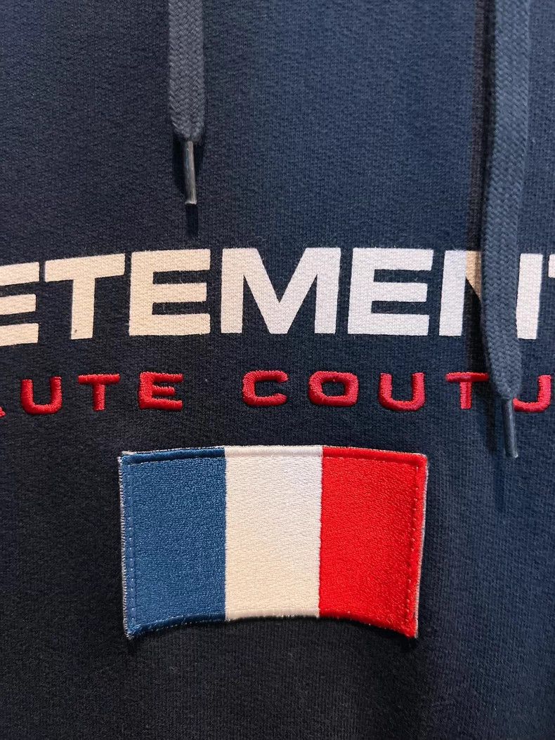 Vetements VETEMENTS Flag Embroidered Hoodie Size US S / EU 44-46 / 1 - 6 Thumbnail
