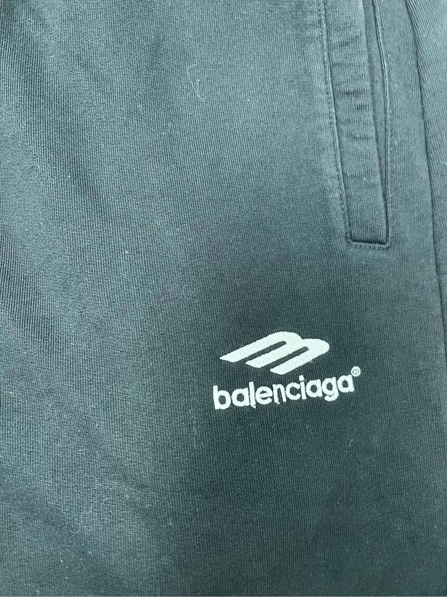 Balenciaga Balenciaga Manchester United Soccer Pants Size US 26 / EU 42 - 4 Thumbnail