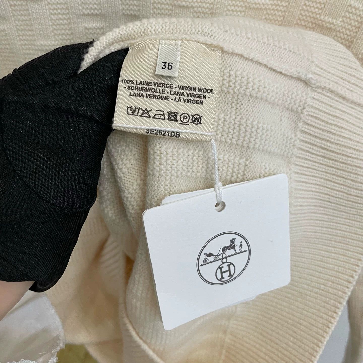 Hermes Hermes Cream Cashmere Crewneck Sweater Size US S / EU 44-46 / 1 - 5 Thumbnail