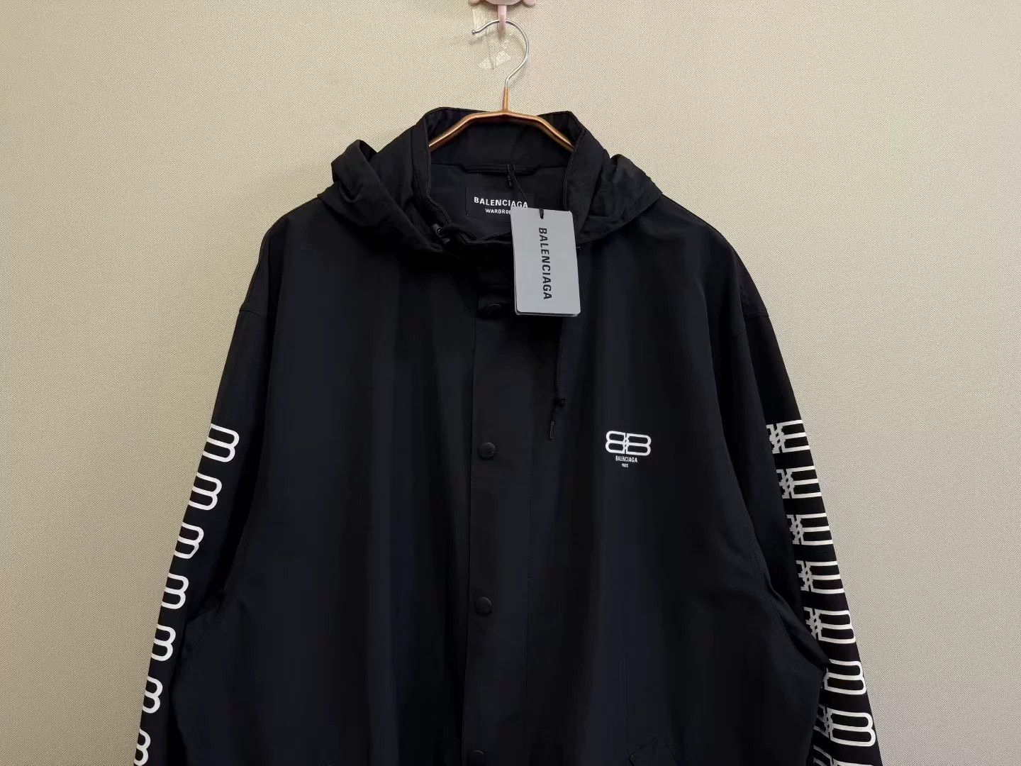 Balenciaga Balenciaga Black BB Logo Windbreaker Size US L / EU 52-54 / 3 - 2 Thumbnail