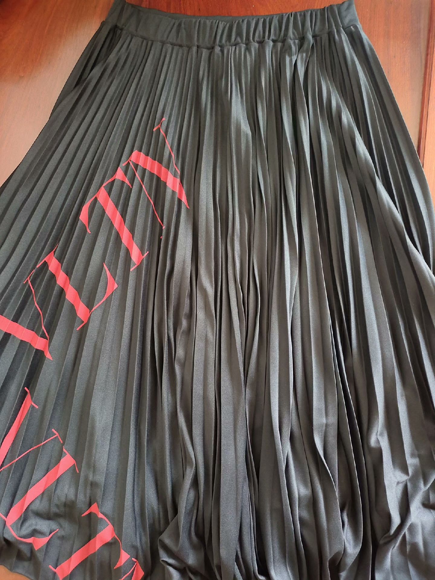 Valentino Valentino Black Pleated Skirt with Red Logo Size US 29 - 2 Thumbnail