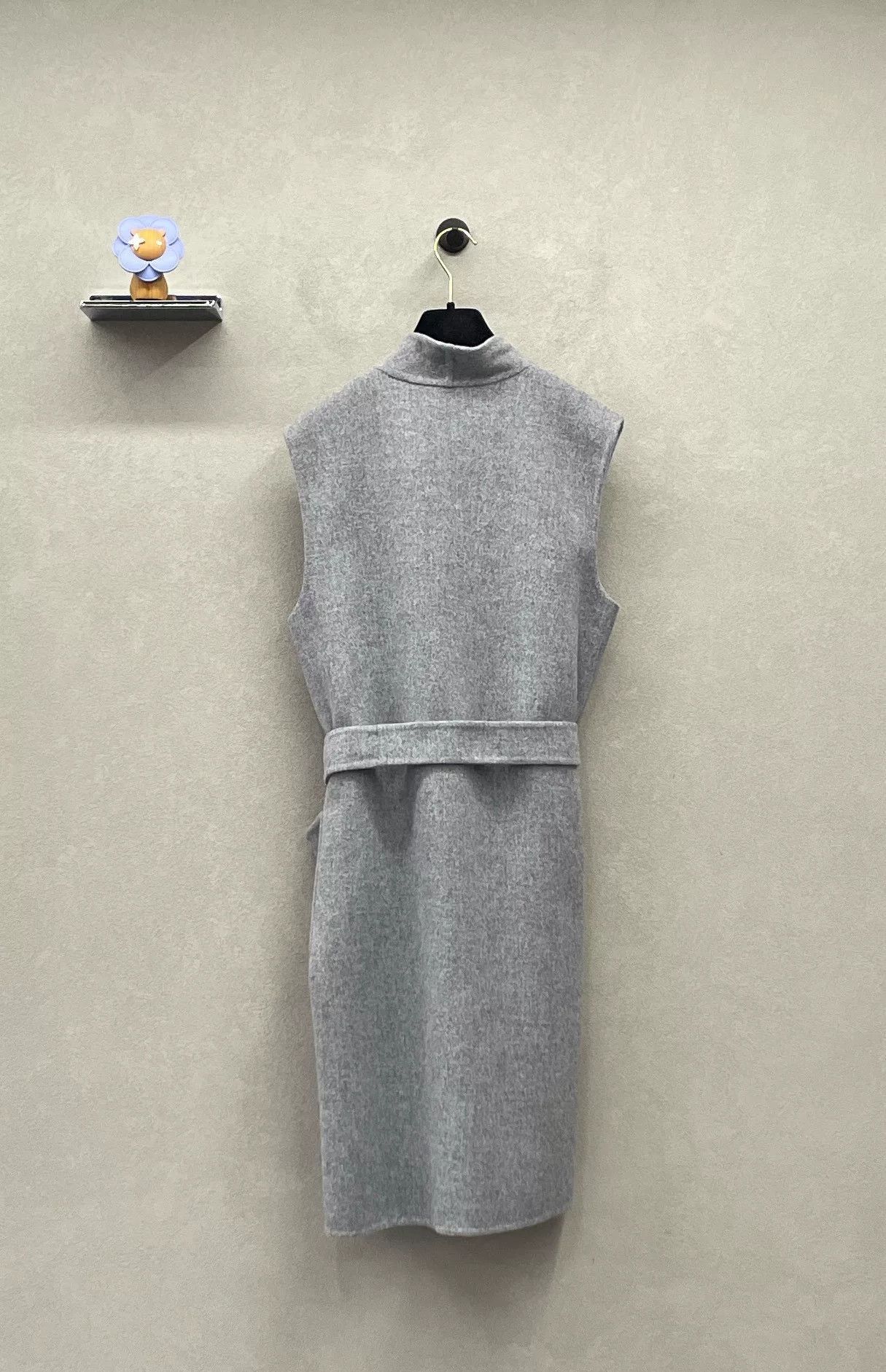 Max Mara gray long MaxMara vest size 38 Size US M / EU 48-50 / 2 - 3 Thumbnail