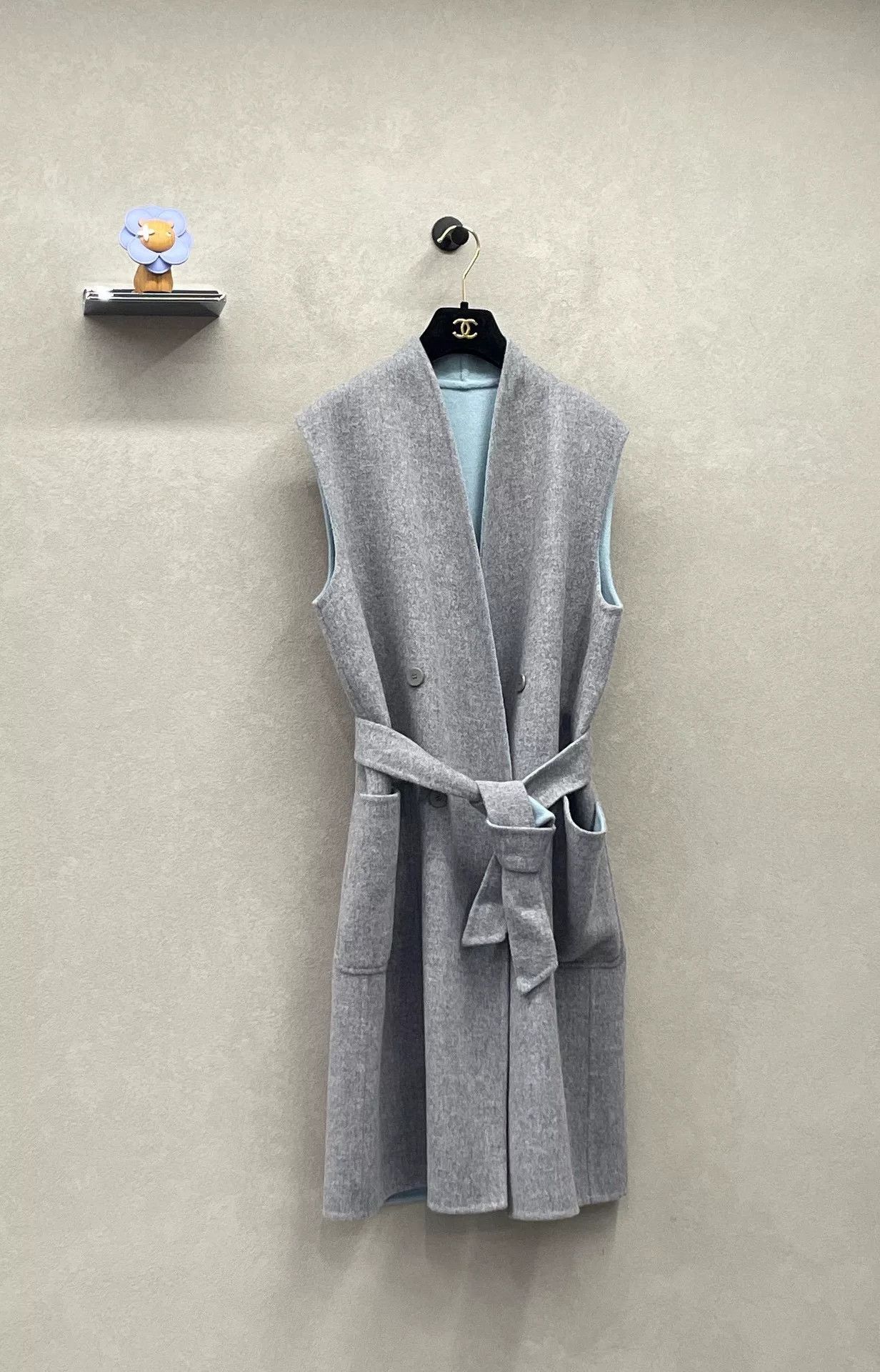 Max Mara gray long MaxMara vest size 38 Size US M / EU 48-50 / 2 - 2 Thumbnail