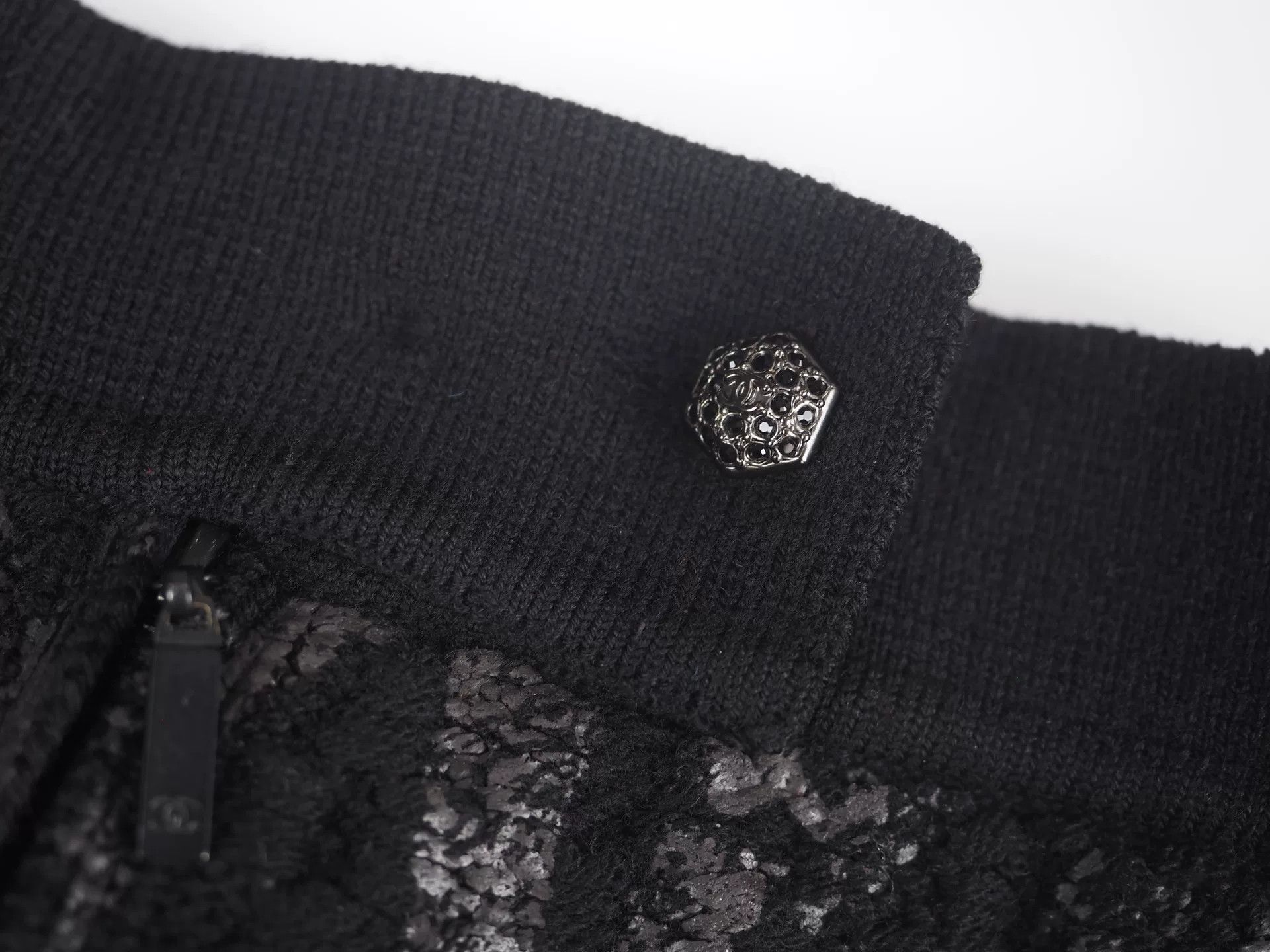 Chanel chanel black knit zip-up coco mark skirt Size US 36 / EU 52 - 3 Thumbnail