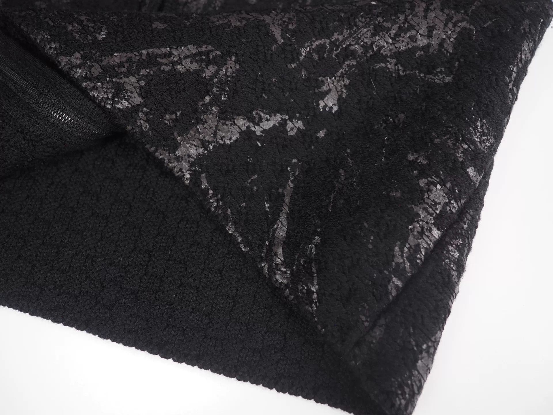 Chanel chanel black knit zip-up coco mark skirt Size US 36 / EU 52 - 6 Thumbnail