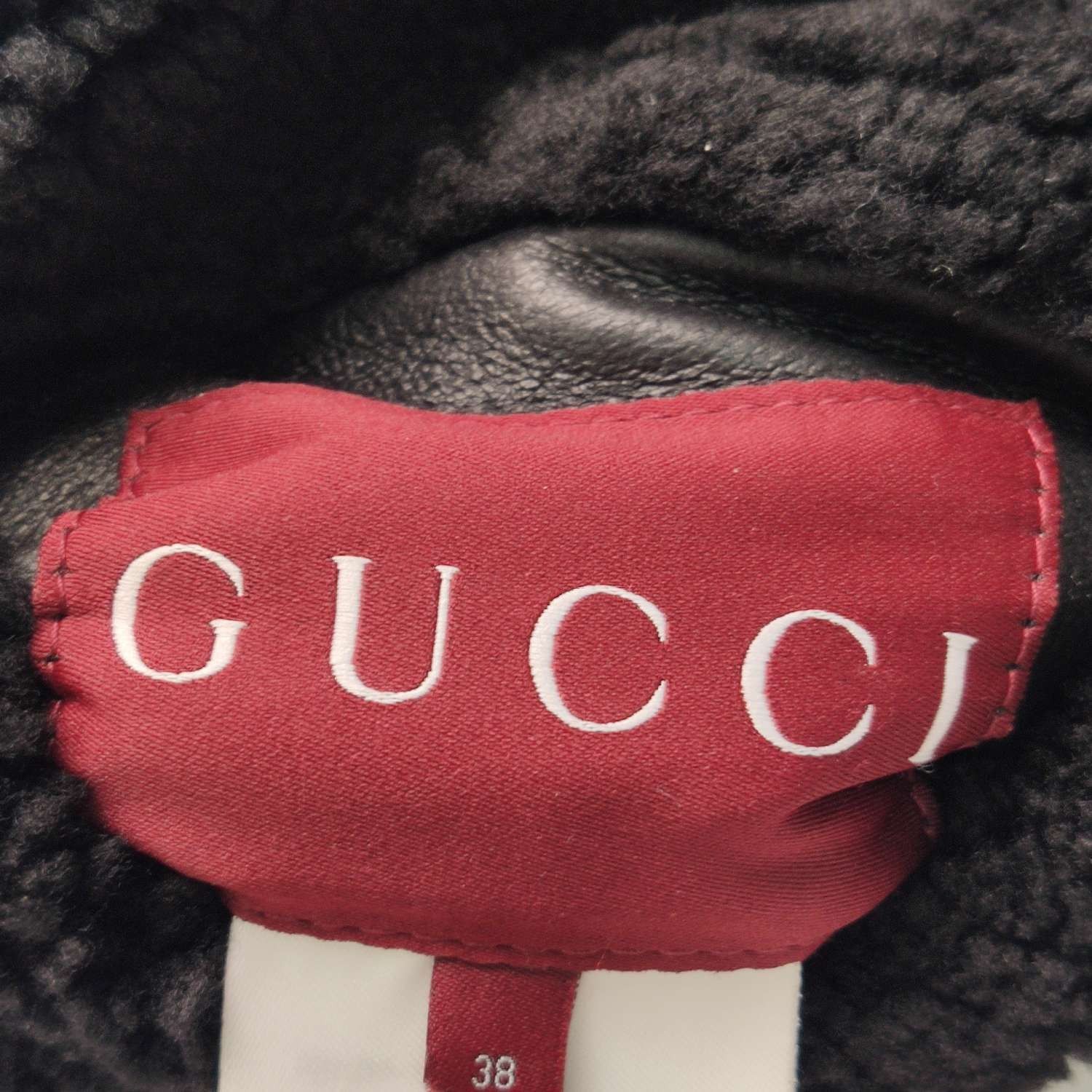Gucci Gucci XS/38 Black Hooded Reversible Sheepskin Vest Size XS / US 0-2 / IT 36-38 - 12 Thumbnail