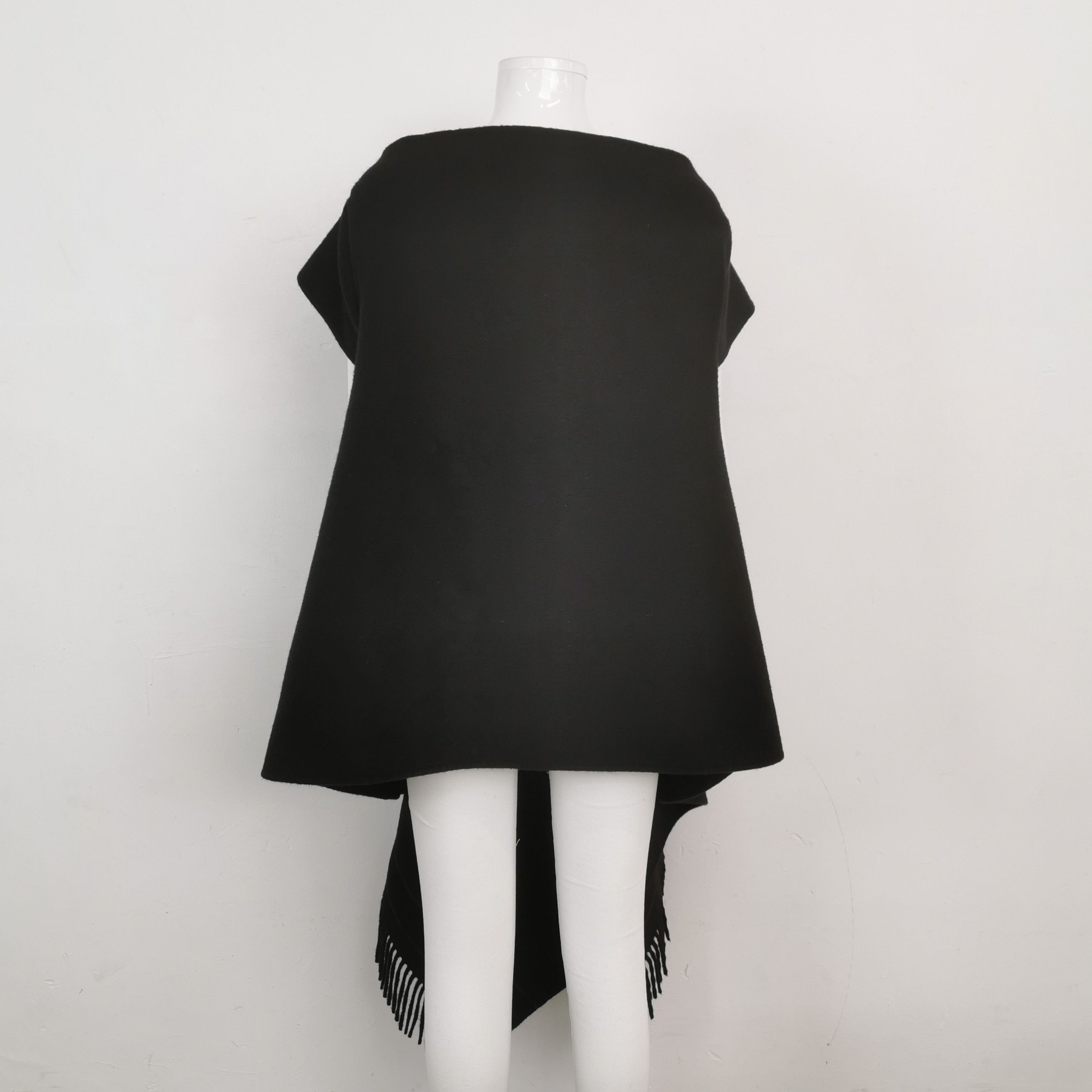 Dior Dior Rabbit Wool Blend Solid Logo Fringe Shawl Cape S Size S / US 4 / IT 40 - 4 Thumbnail