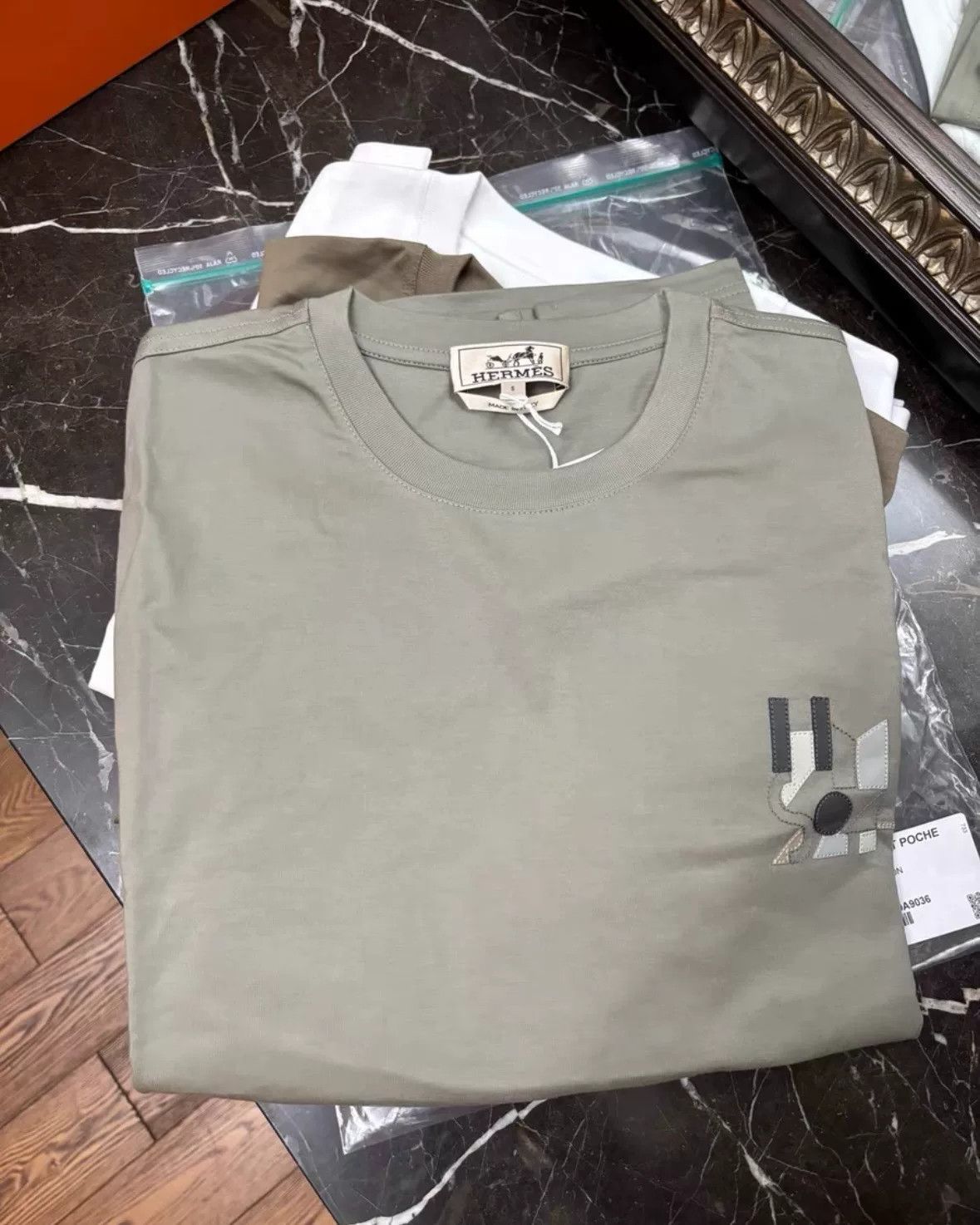 Hermes Hermès Gray Short Sleeve T-Shirt Size US S / EU 44-46 / 1 - 7 Thumbnail