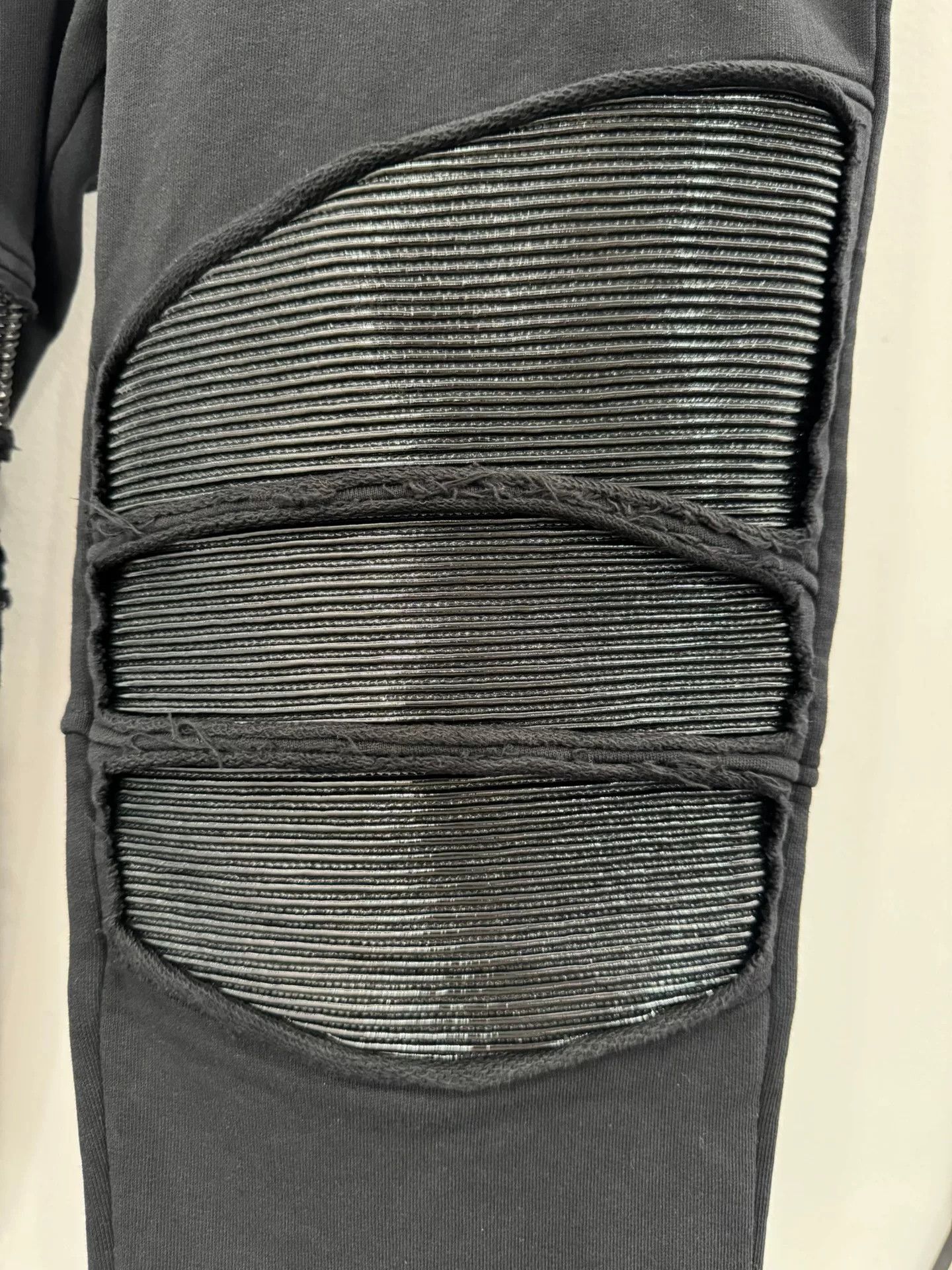 Balmain balmain black logo athletic sweatpants Size US 32 / EU 48 - 3 Thumbnail