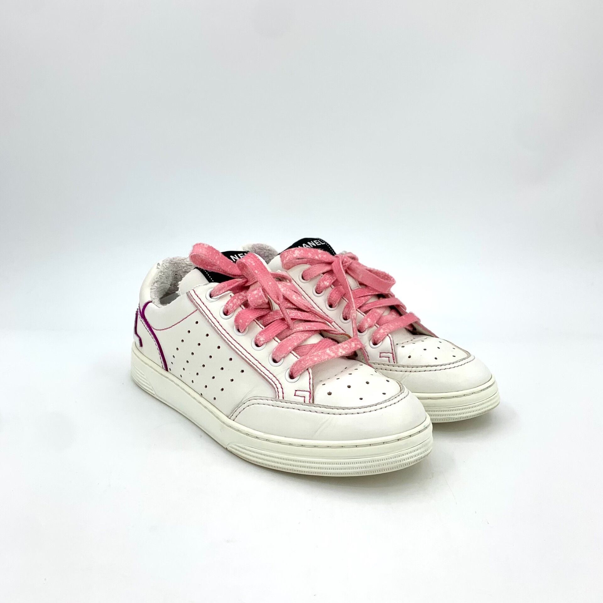 Chanel Chanel White Lace-Up Suede Sneakers Size US 8 / EU 41 - 2 Thumbnail