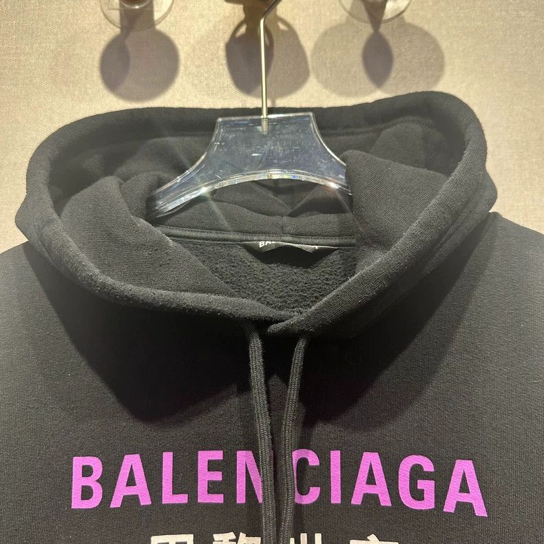 Balenciaga Balenciaga Seven Language Print Hoodie Size US M / EU 48-50 / 2 - 5 Thumbnail