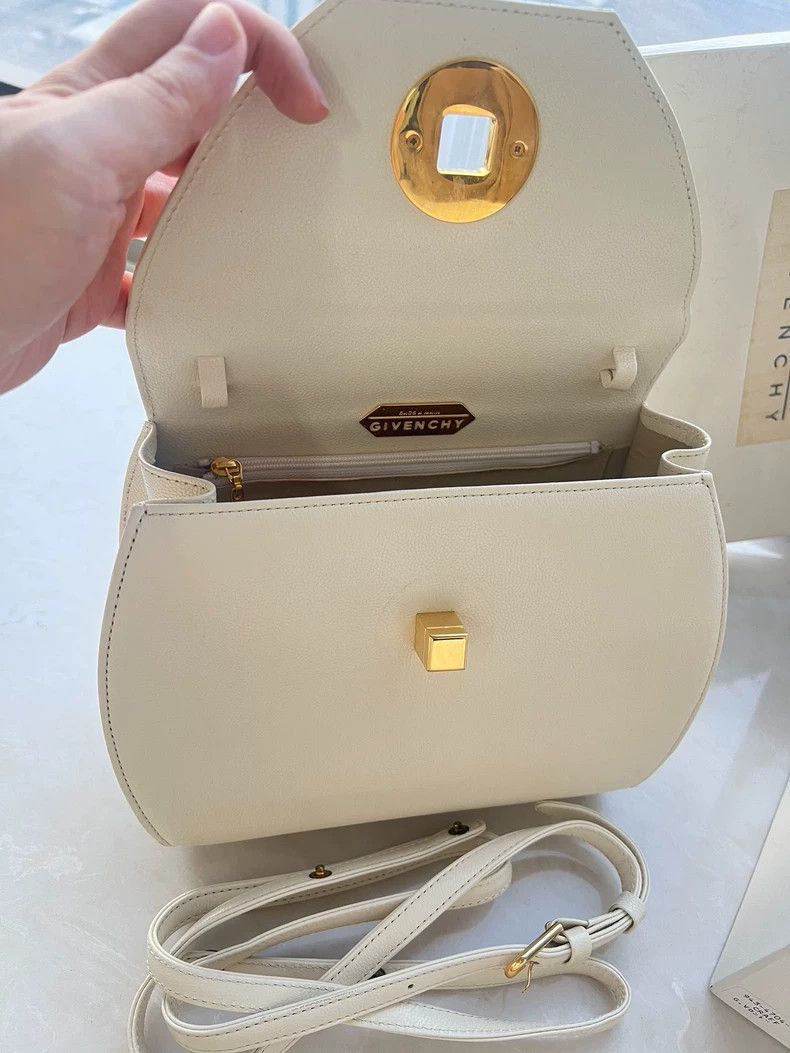 Givenchy Givenchy White Leather Handbag Size ONE SIZE - 6 Thumbnail