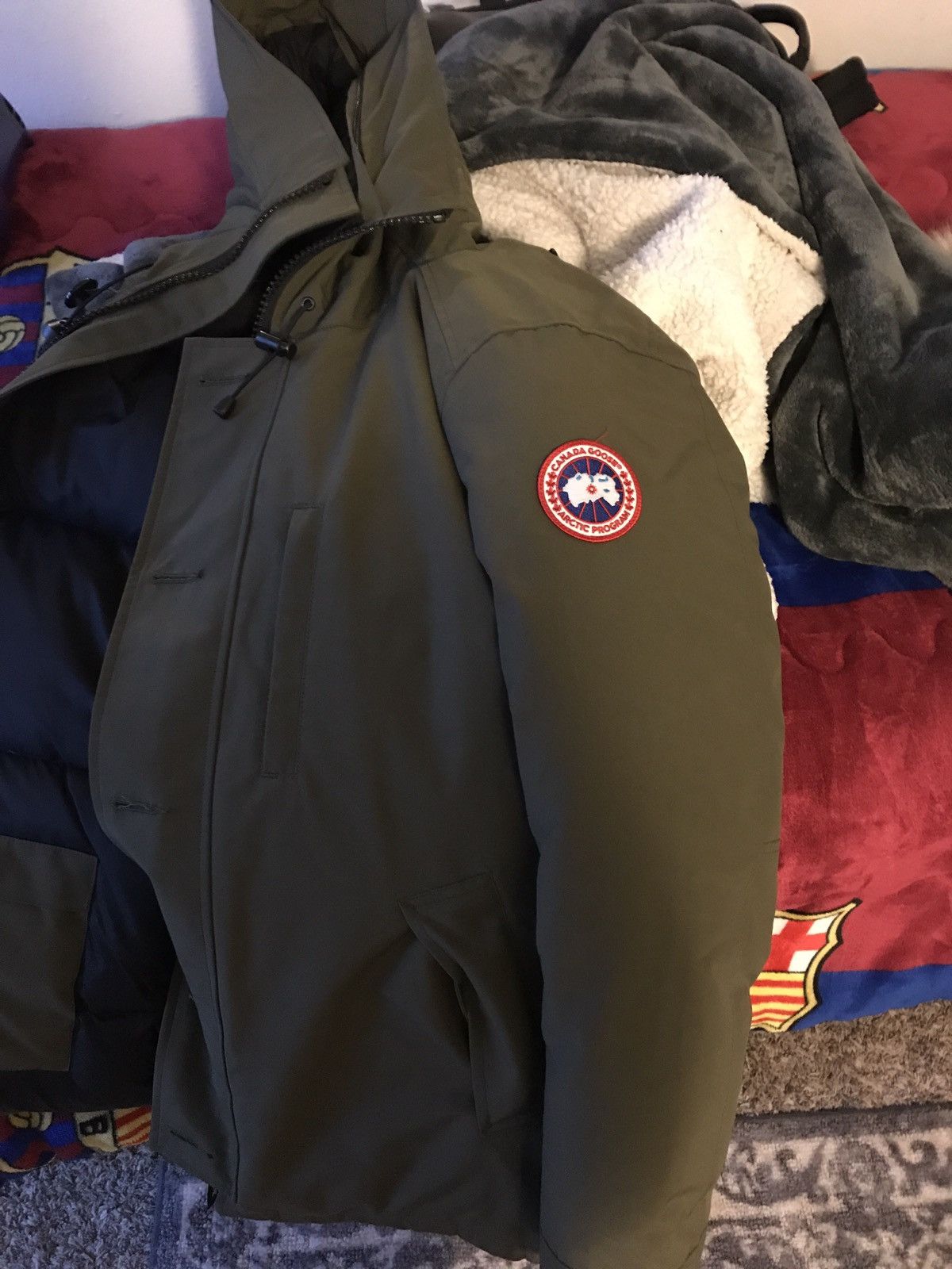 Canada Goose CHATEAU COYOTE-TRIMMED, DOWN-FILLED, FUSION FIT PARKA 