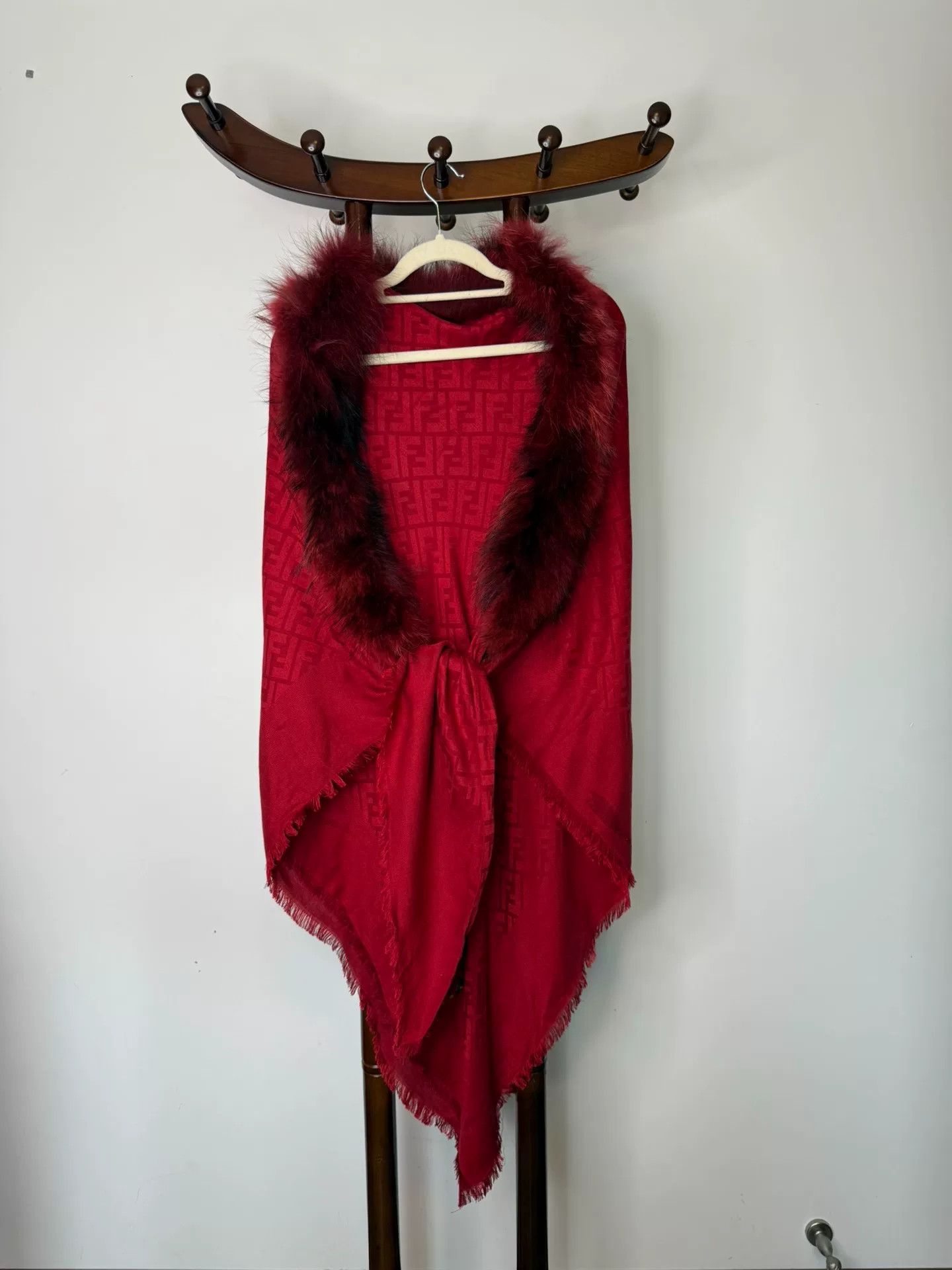 Fendi Fendi Fox Fur Trimmed Logo Stole Size US M / EU 48-50 / 2 - 4 Thumbnail