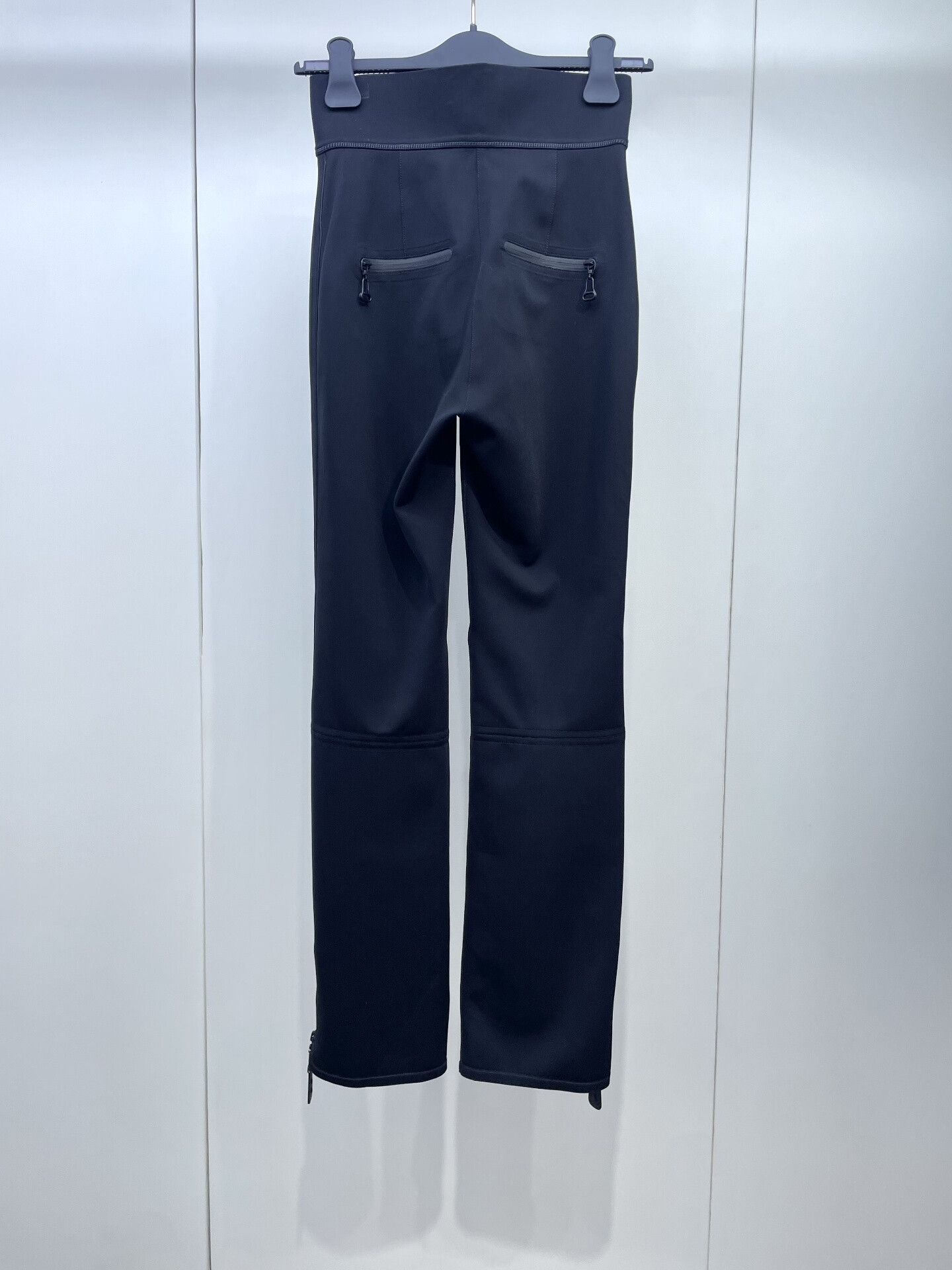 Louis Vuitton LV 25 High-Waist Yoga Pants Size US 34 / EU 50 - 2 Thumbnail